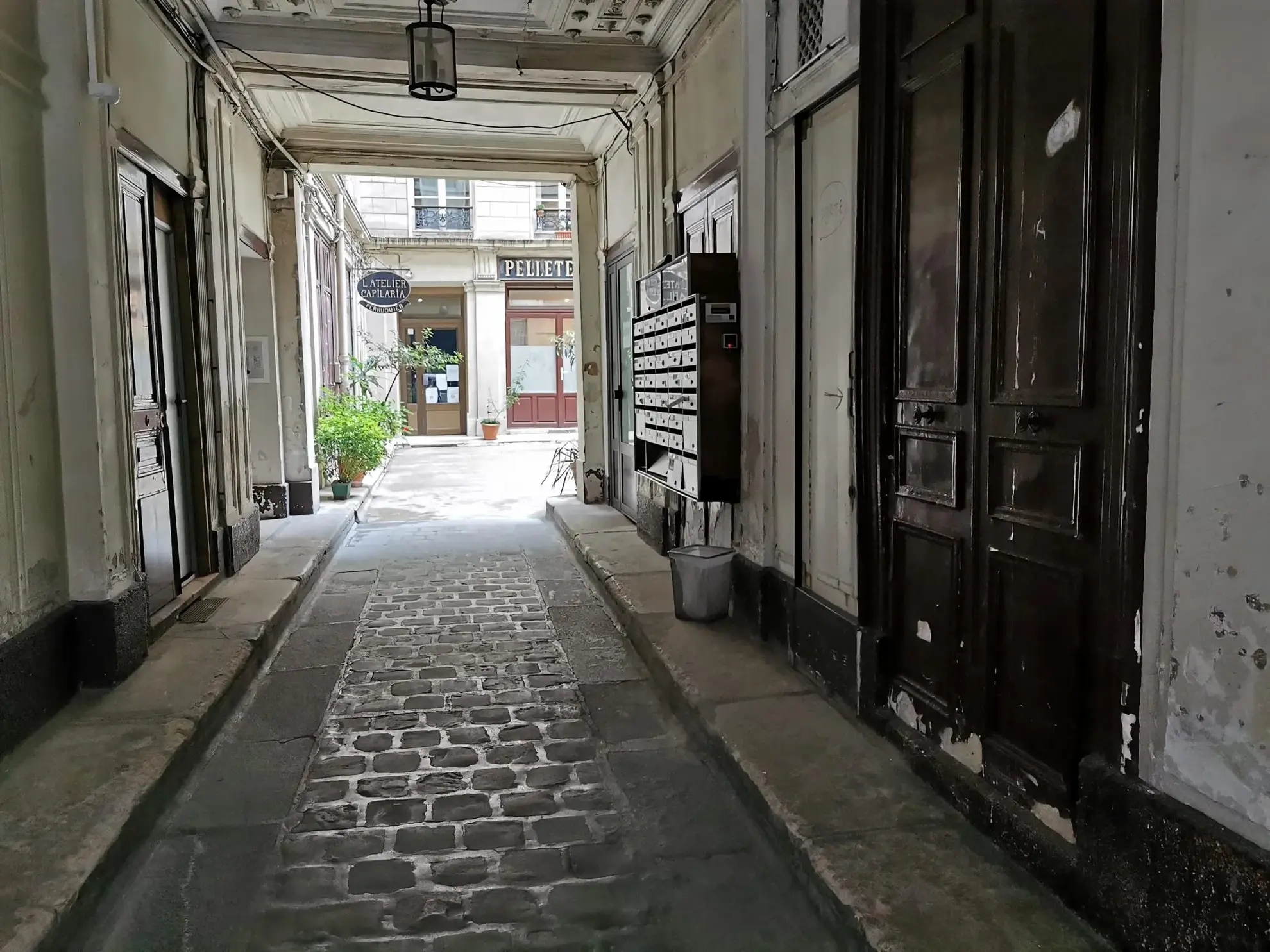 Charmante chambre de 7,10 m² à Paris 10e proche métro - Pied-à-terre ou bureau 
