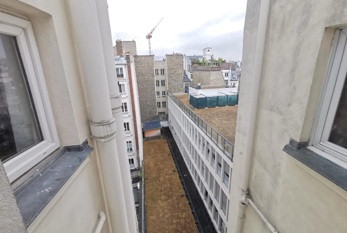 Charmante chambre de 7,10 m² à Paris 10e proche métro - Pied-à-terre ou bureau 