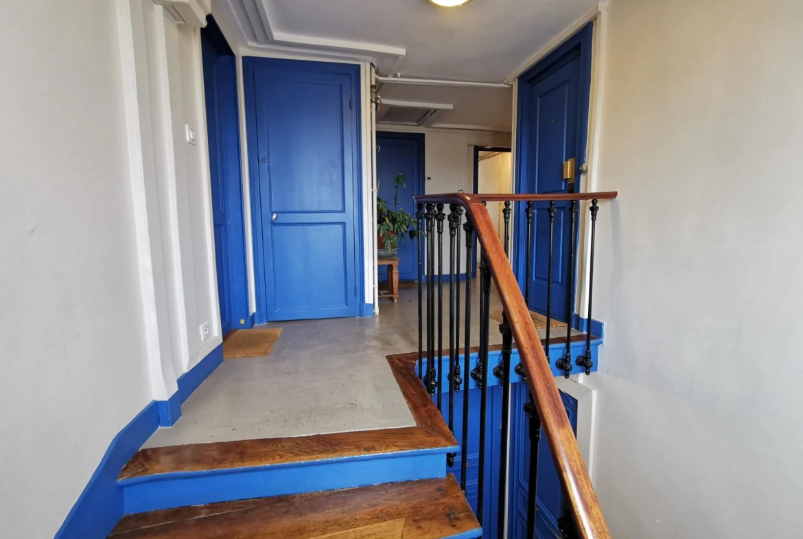Charmante chambre de 7,10 m² à Paris 10e proche métro - Pied-à-terre ou bureau 