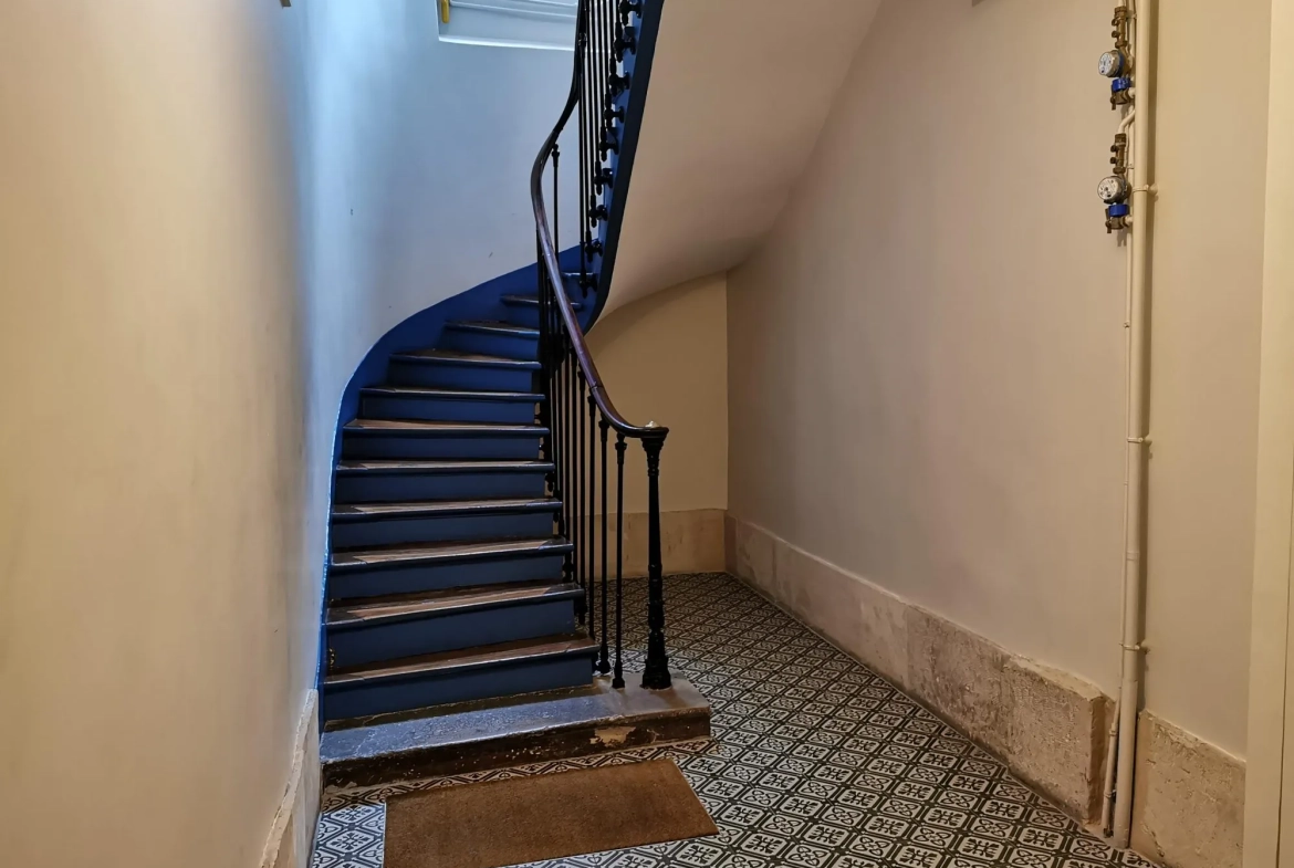 Charmante chambre de 7,10 m² à Paris 10e proche métro - Pied-à-terre ou bureau 