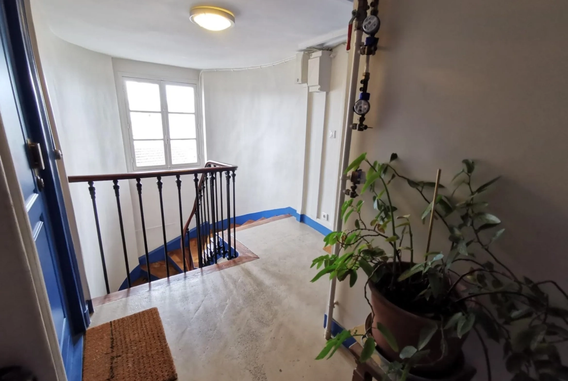 Charmante chambre de 7,10 m² à Paris 10e proche métro - Pied-à-terre ou bureau 