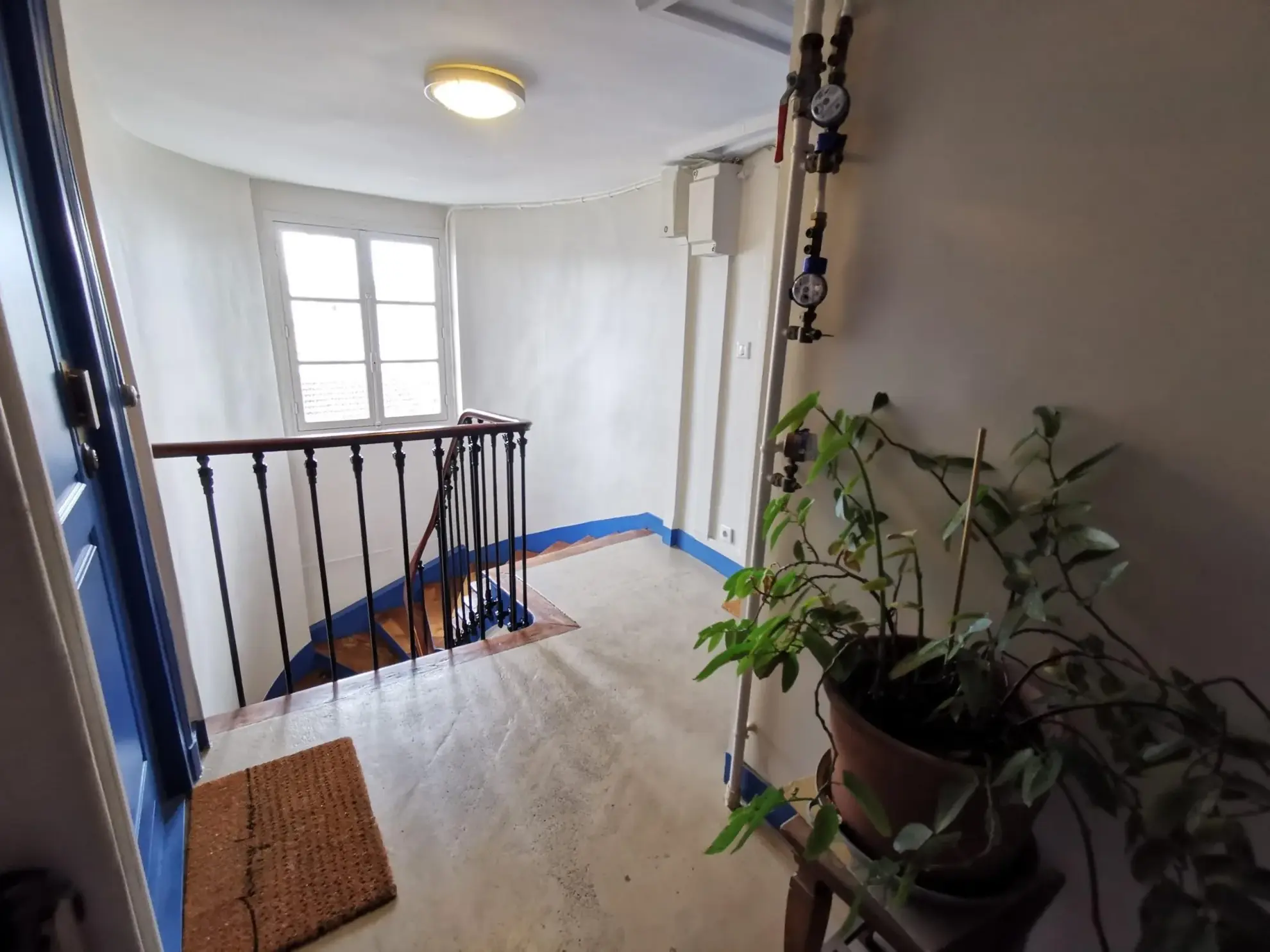 Charmante chambre de 7,10 m² à Paris 10e proche métro - Pied-à-terre ou bureau 