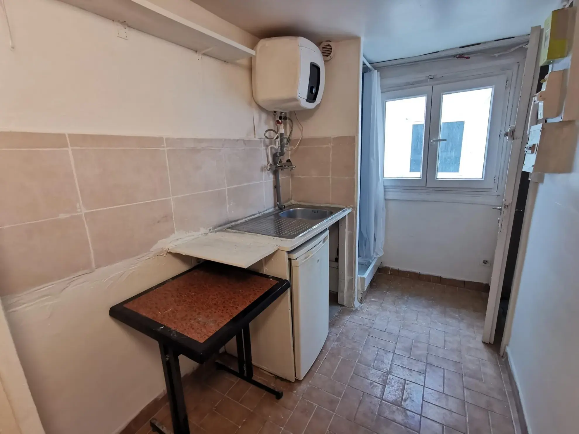 Charmante chambre de 7,10 m² à Paris 10e proche métro - Pied-à-terre ou bureau 