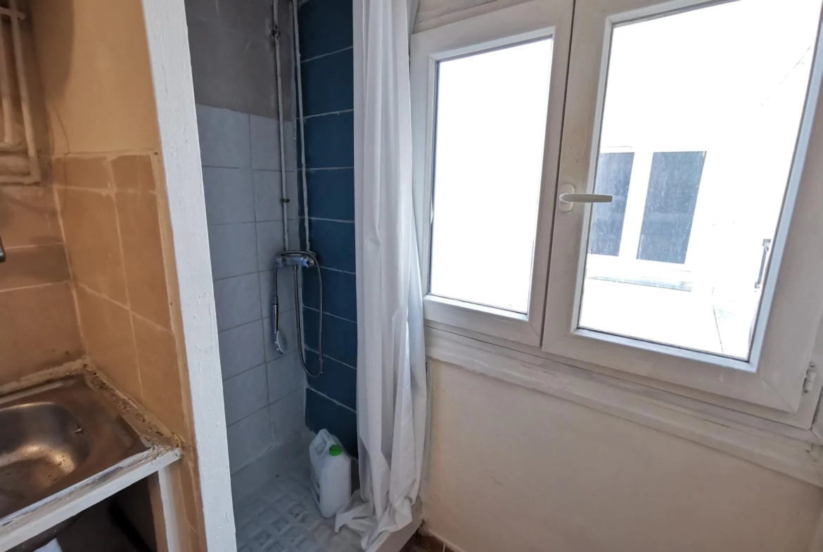 Charmante chambre de 7,10 m² à Paris 10e proche métro - Pied-à-terre ou bureau 