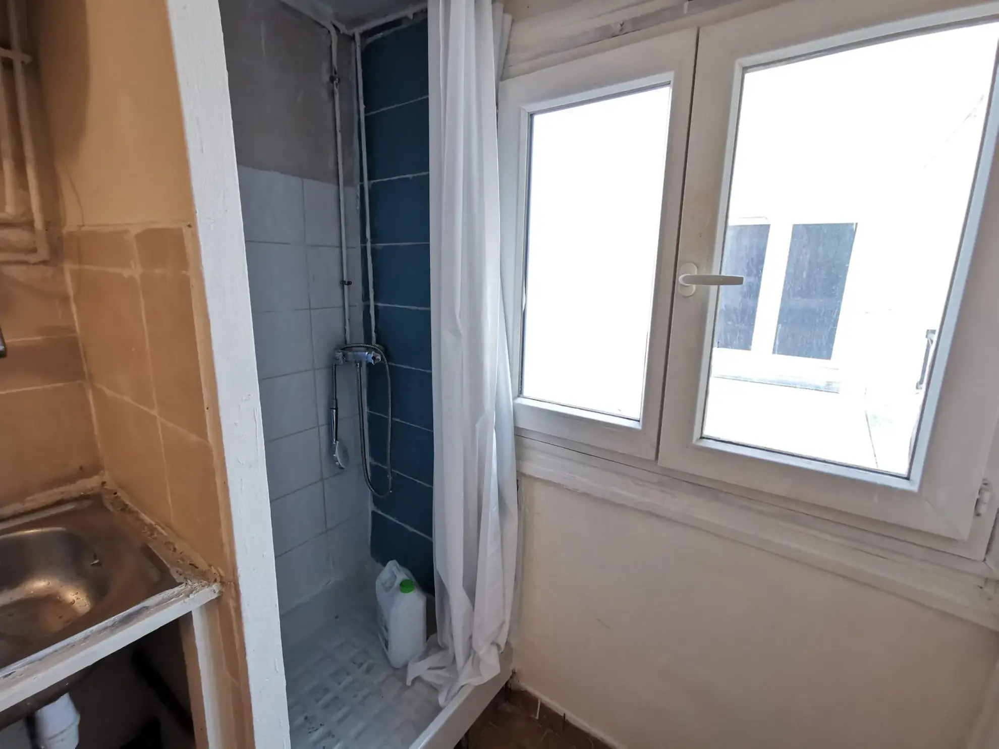 Charmante chambre de 7,10 m² à Paris 10e proche métro - Pied-à-terre ou bureau 