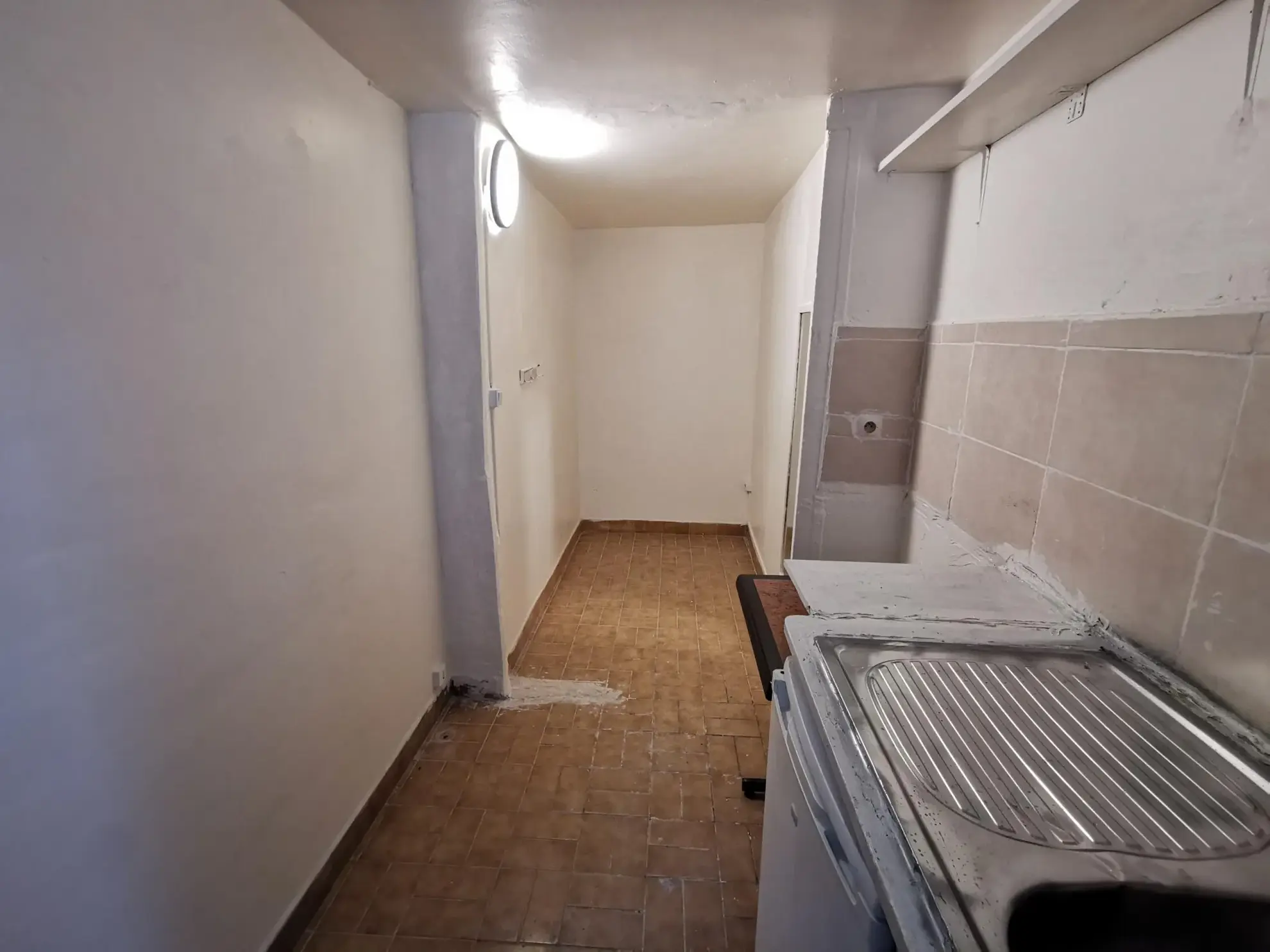 Charmante chambre de 7,10 m² à Paris 10e proche métro - Pied-à-terre ou bureau 