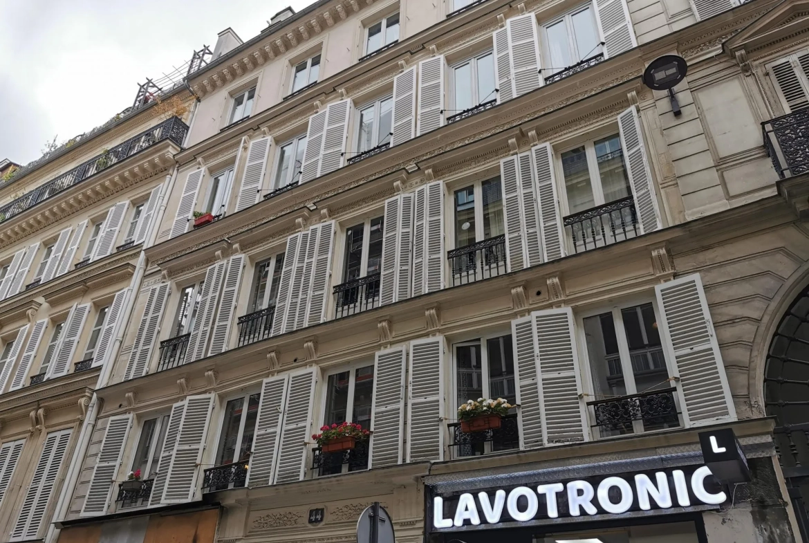 Charmante chambre de 7,10 m² à Paris 10e proche métro - Pied-à-terre ou bureau 