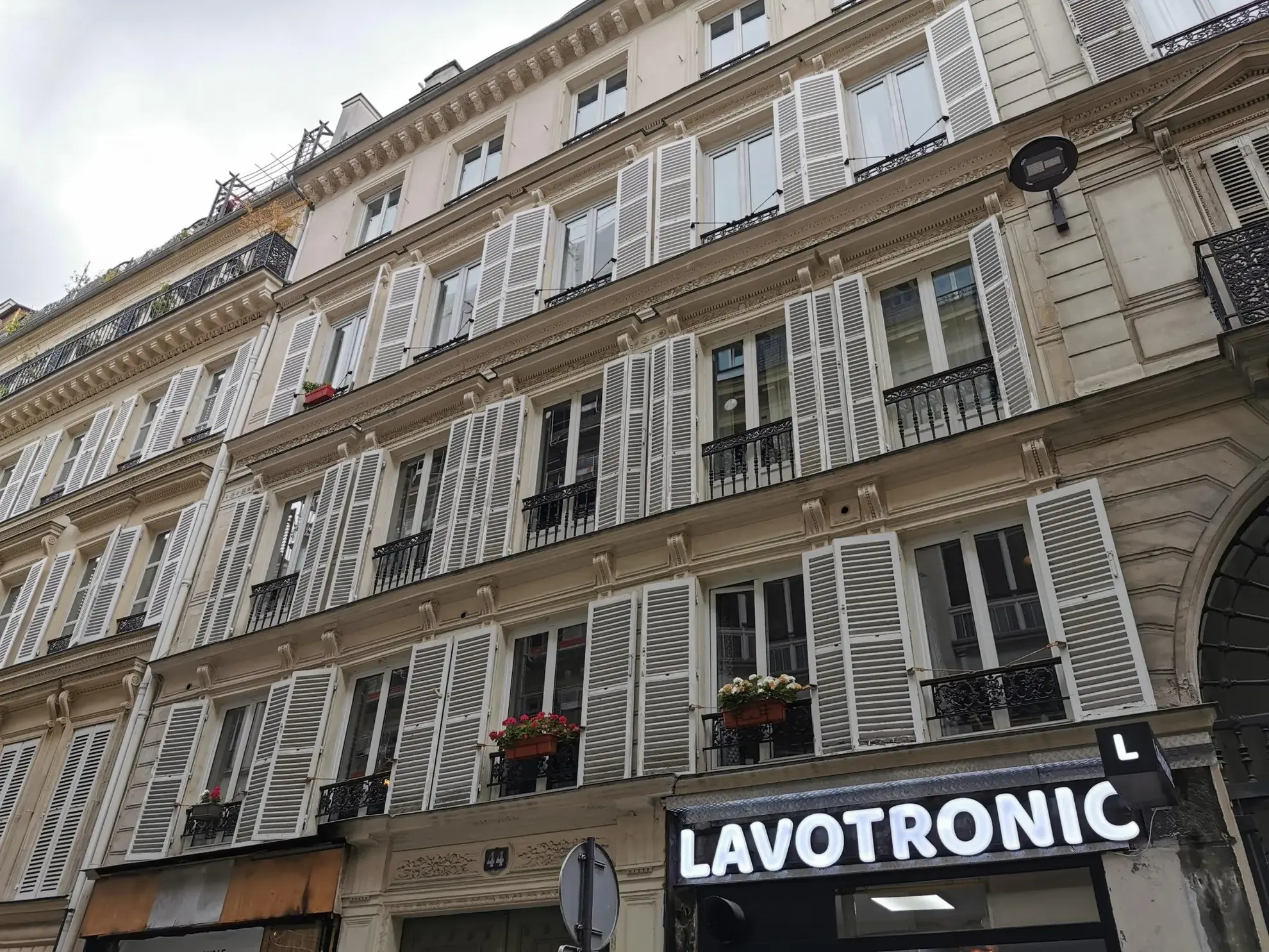 Charmante chambre de 7,10 m² à Paris 10e proche métro - Pied-à-terre ou bureau 