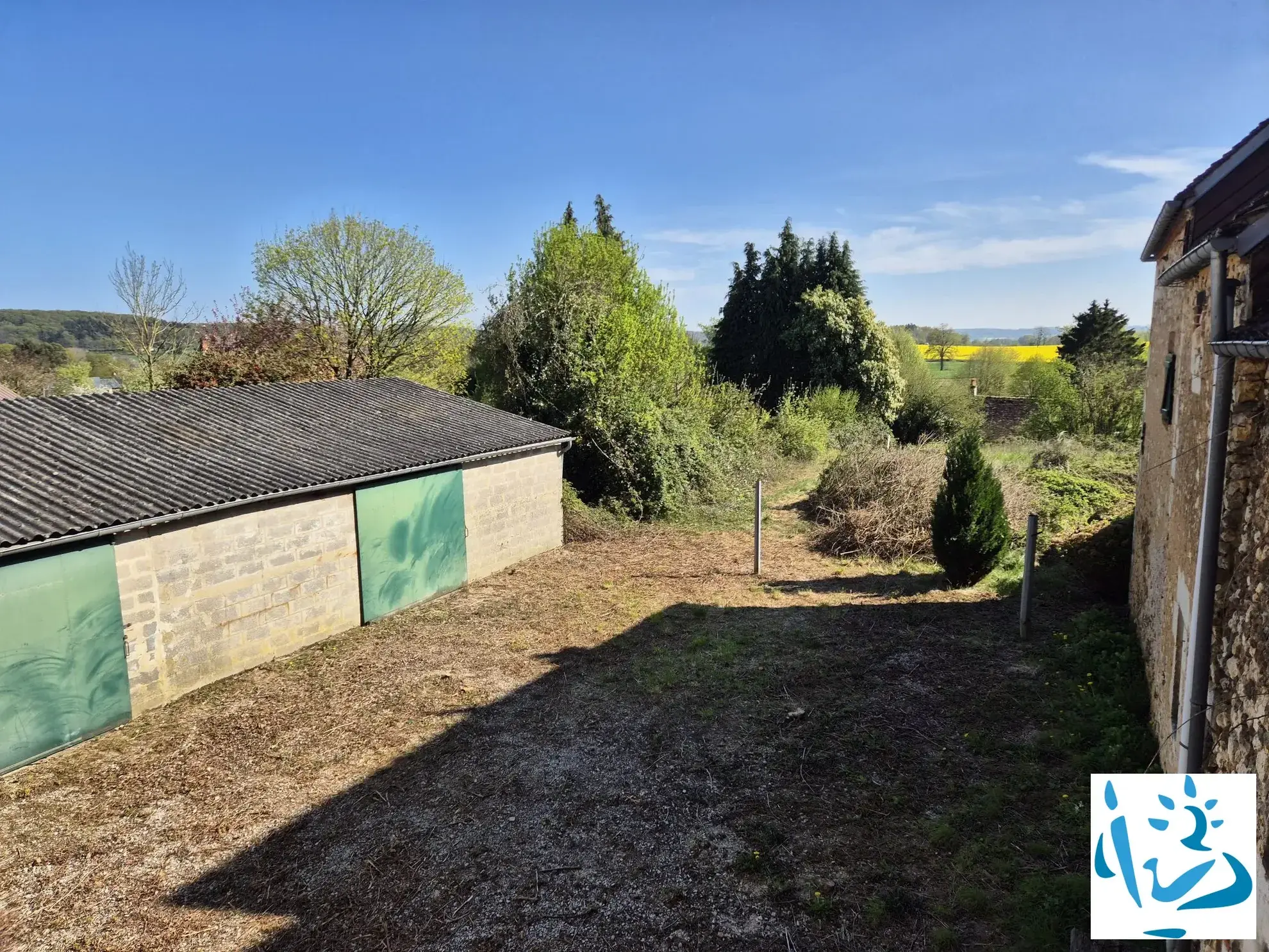 Maison de village à rénover à 10 minutes de Mortagne-au-Perche avec Jardin et dépendances 