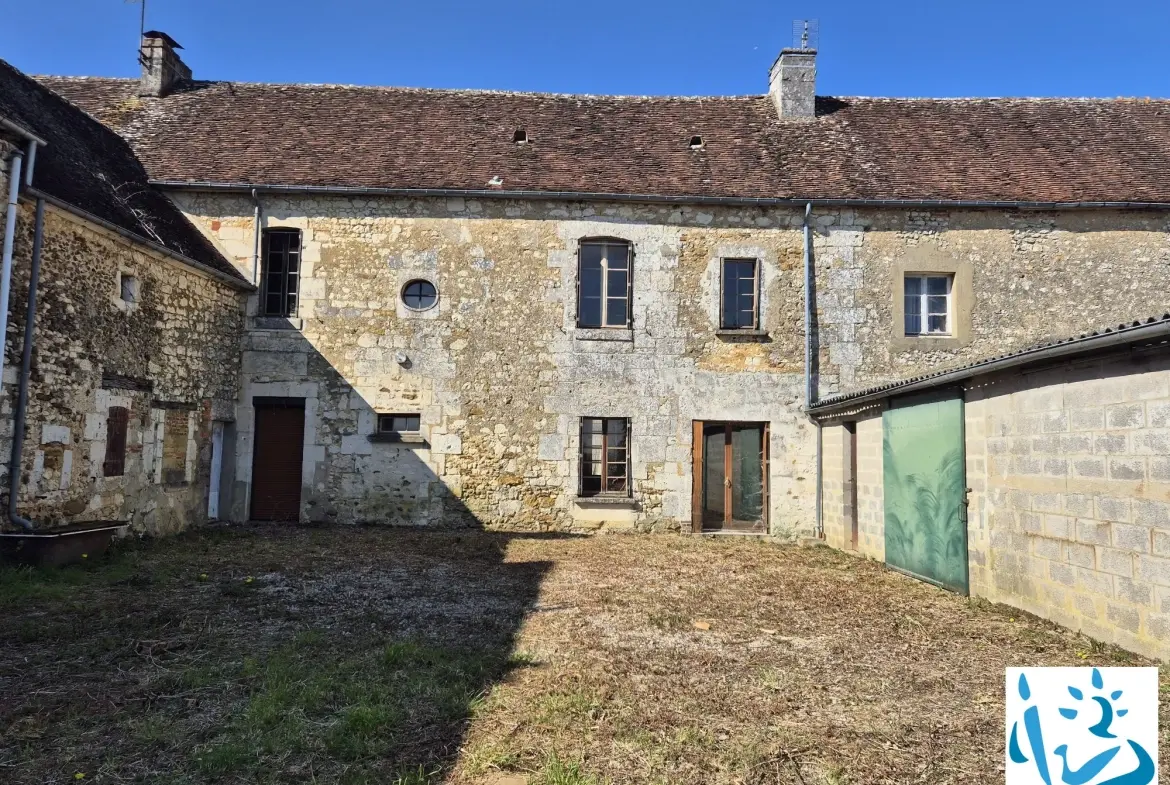 Maison de village à rénover à 10 minutes de Mortagne-au-Perche avec Jardin et dépendances 