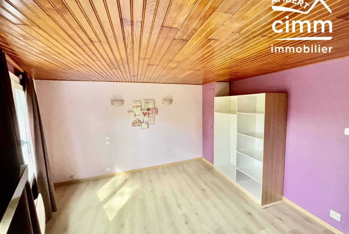 Maison de ville à vendre à Arlanc - 82 m² avec jardin et cave 