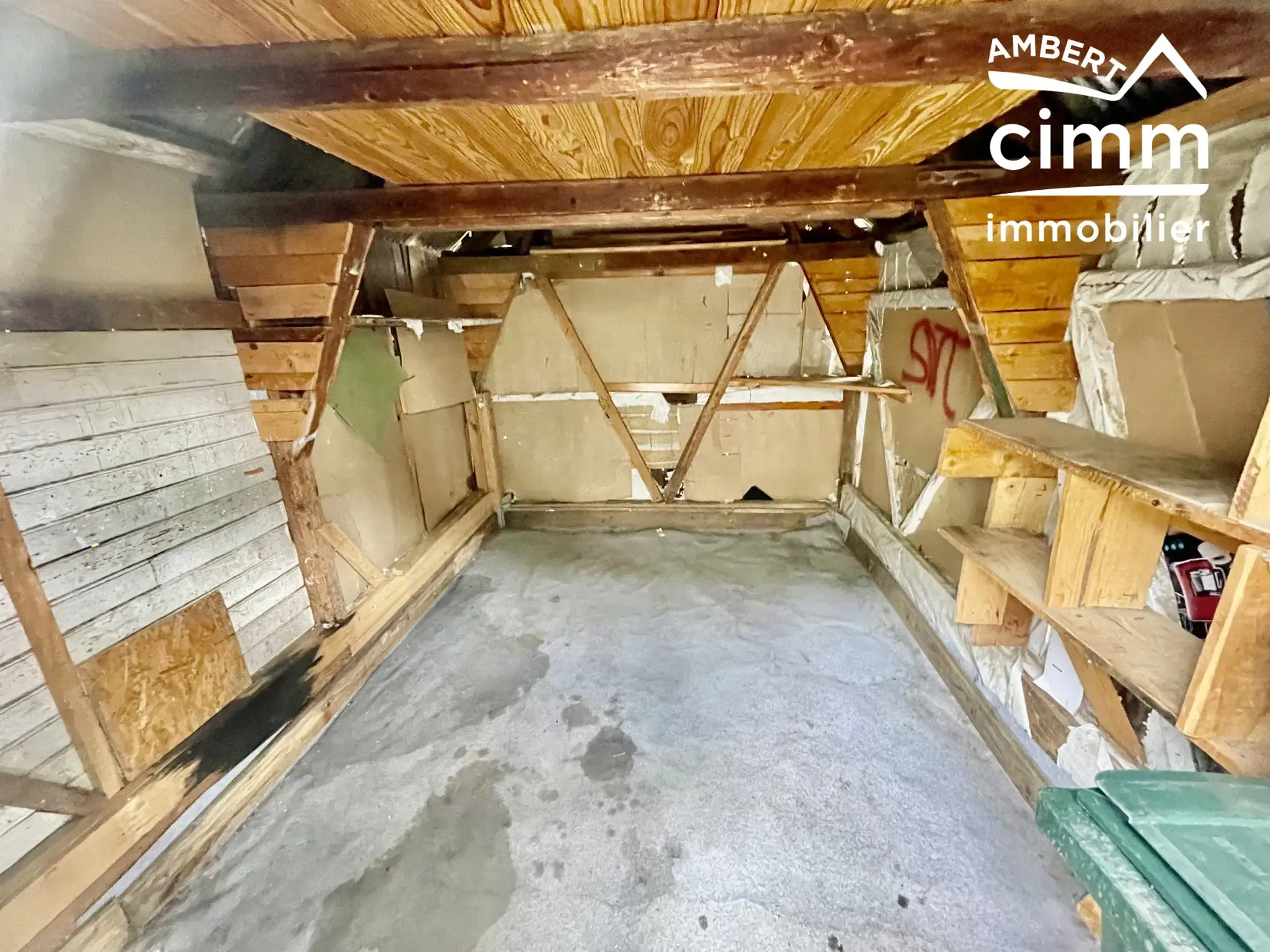 Maison de ville à vendre à Arlanc - 82 m² avec jardin et cave 