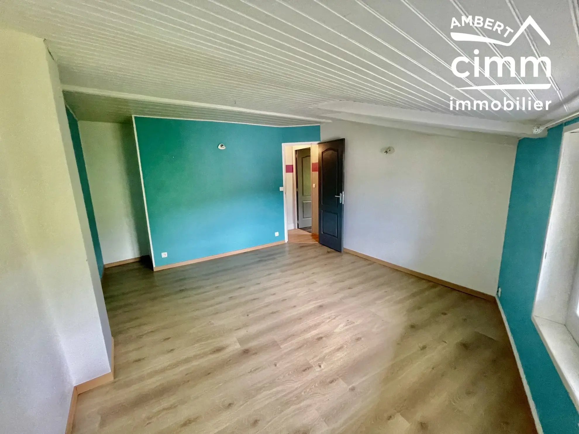 Maison de ville à vendre à Arlanc - 82 m² avec jardin et cave 