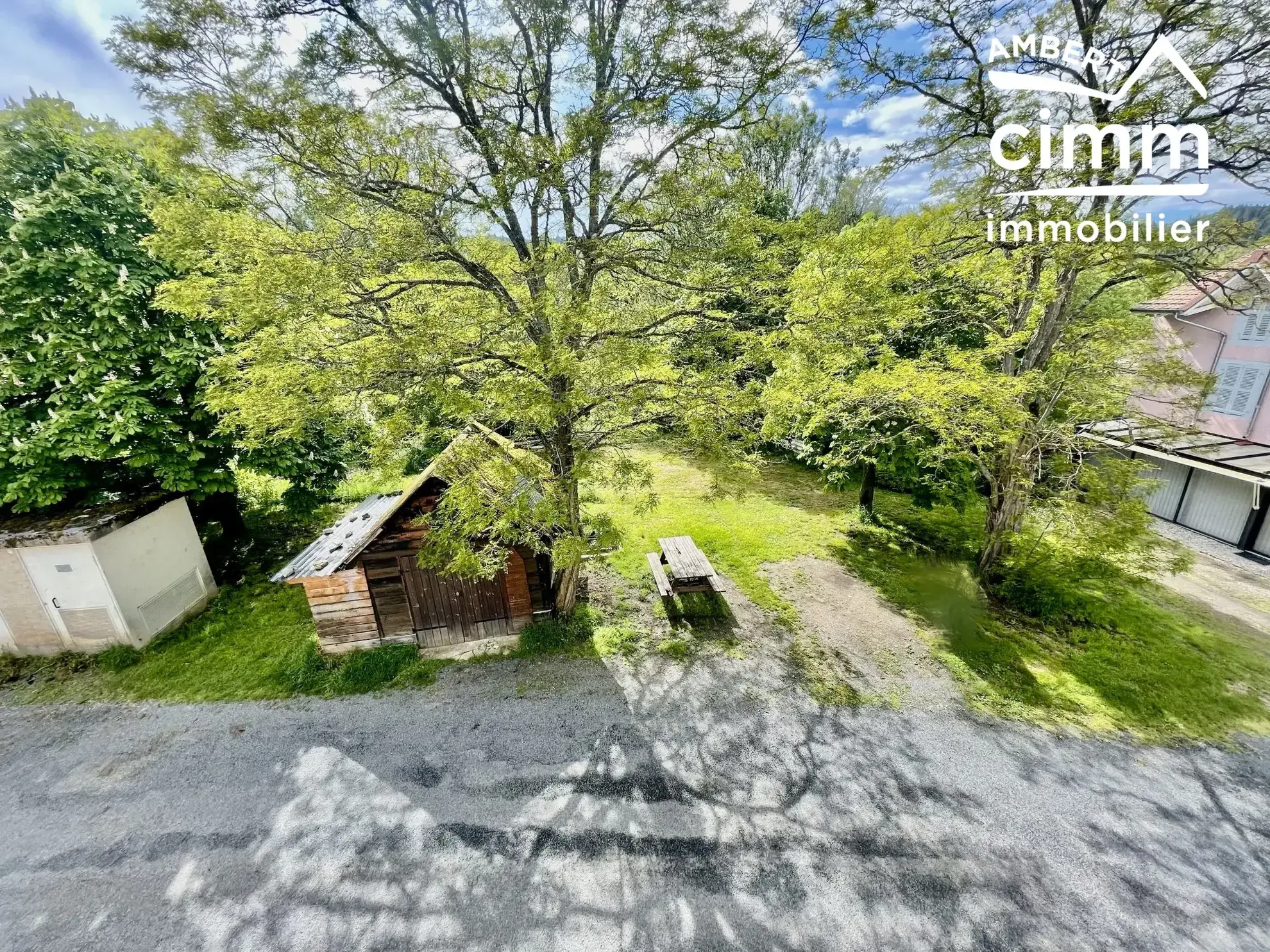 Maison de ville à vendre à Arlanc - 82 m² avec jardin et cave 