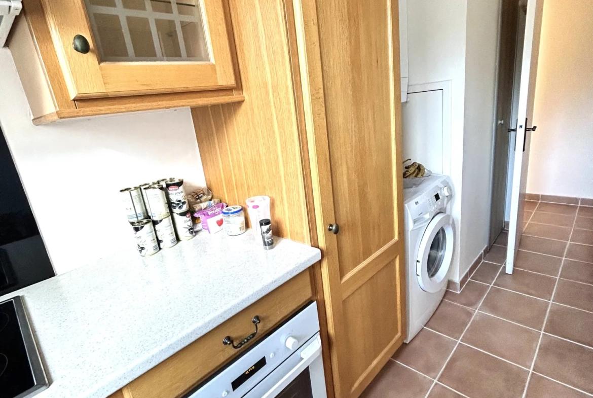 Appartement 3 pièces de 64 m² avec box et parking à Noisiel proche RER A 