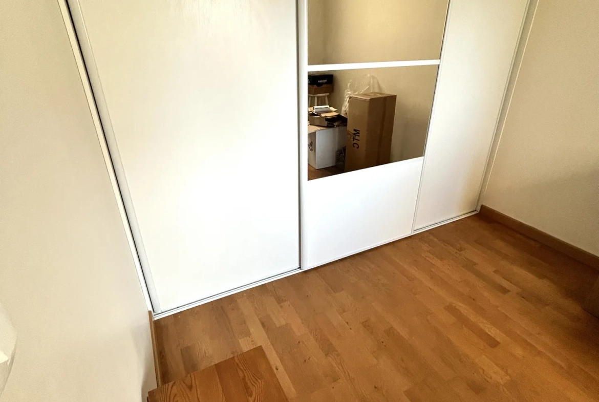 Appartement 3 pièces de 64 m² avec box et parking à Noisiel proche RER A 