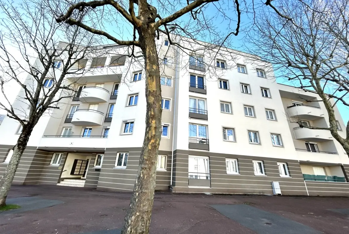 Appartement 3 pièces de 64 m² avec box et parking à Noisiel proche RER A 