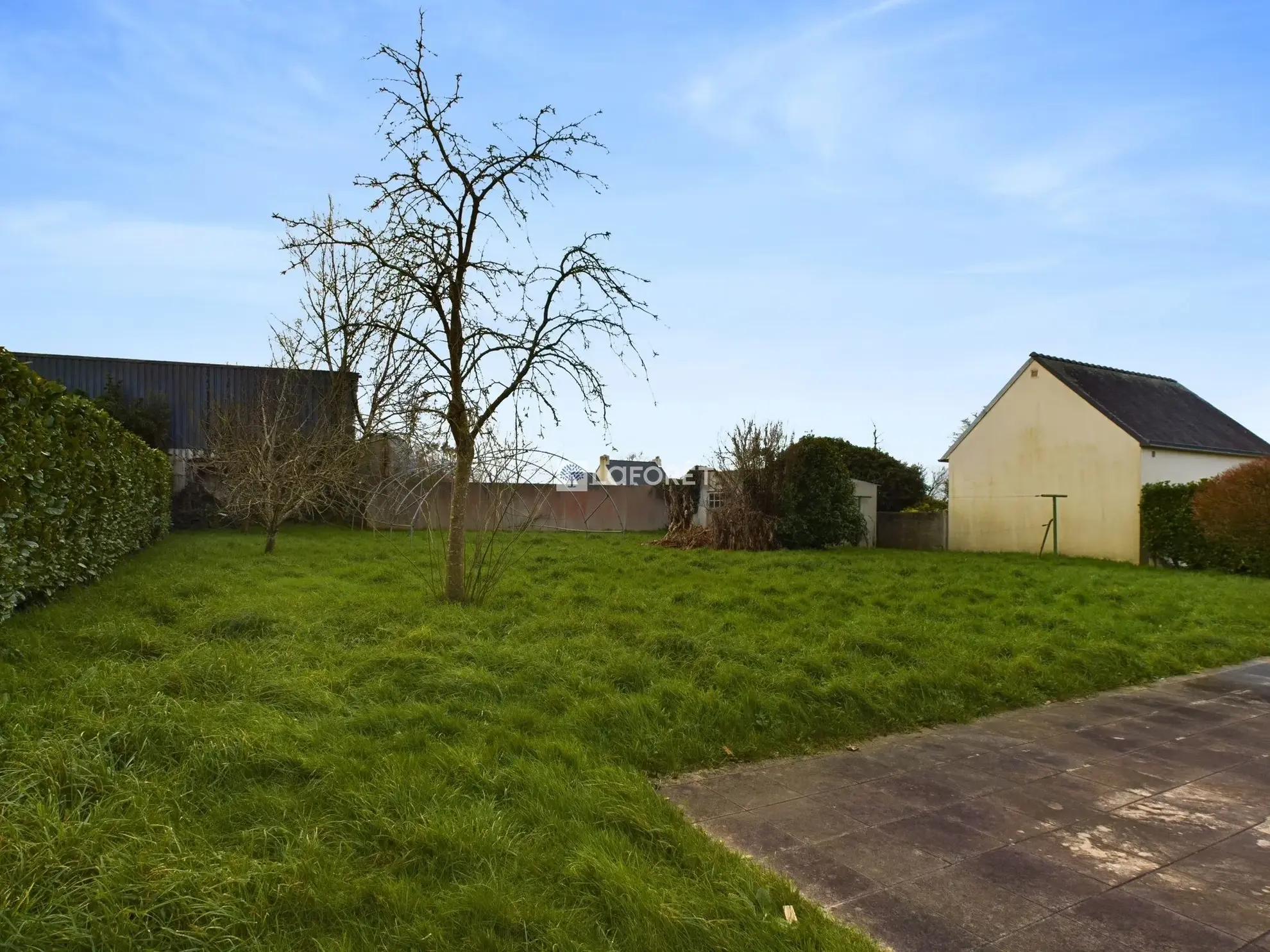 Maison à vendre à Kerlaz - 4 chambres, jardin et garage à proximité de Douarnenez 