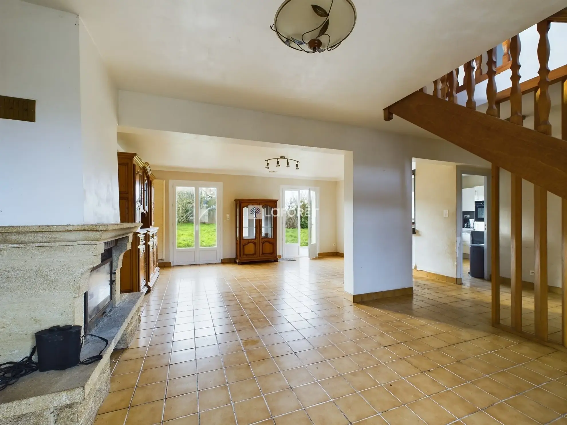 Maison à vendre à Kerlaz - 4 chambres, jardin et garage à proximité de Douarnenez 