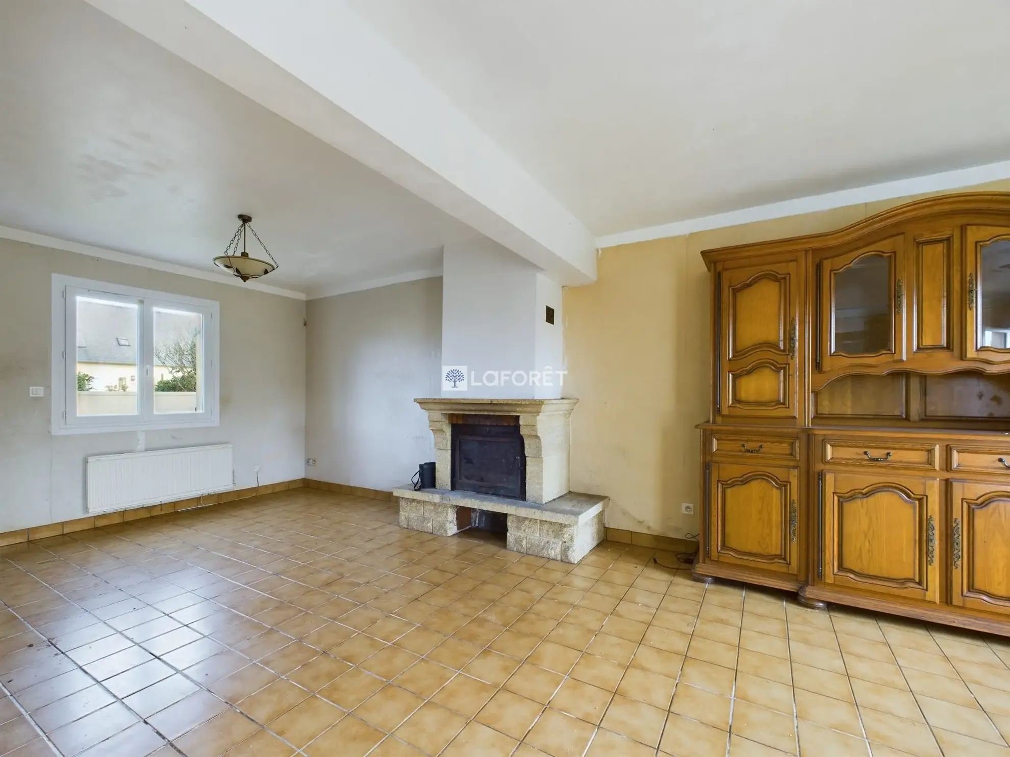 Maison à vendre à Kerlaz - 4 chambres, jardin et garage à proximité de Douarnenez 