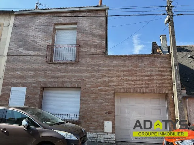 Maison 3 chambres avec garage et cour à Brebières 