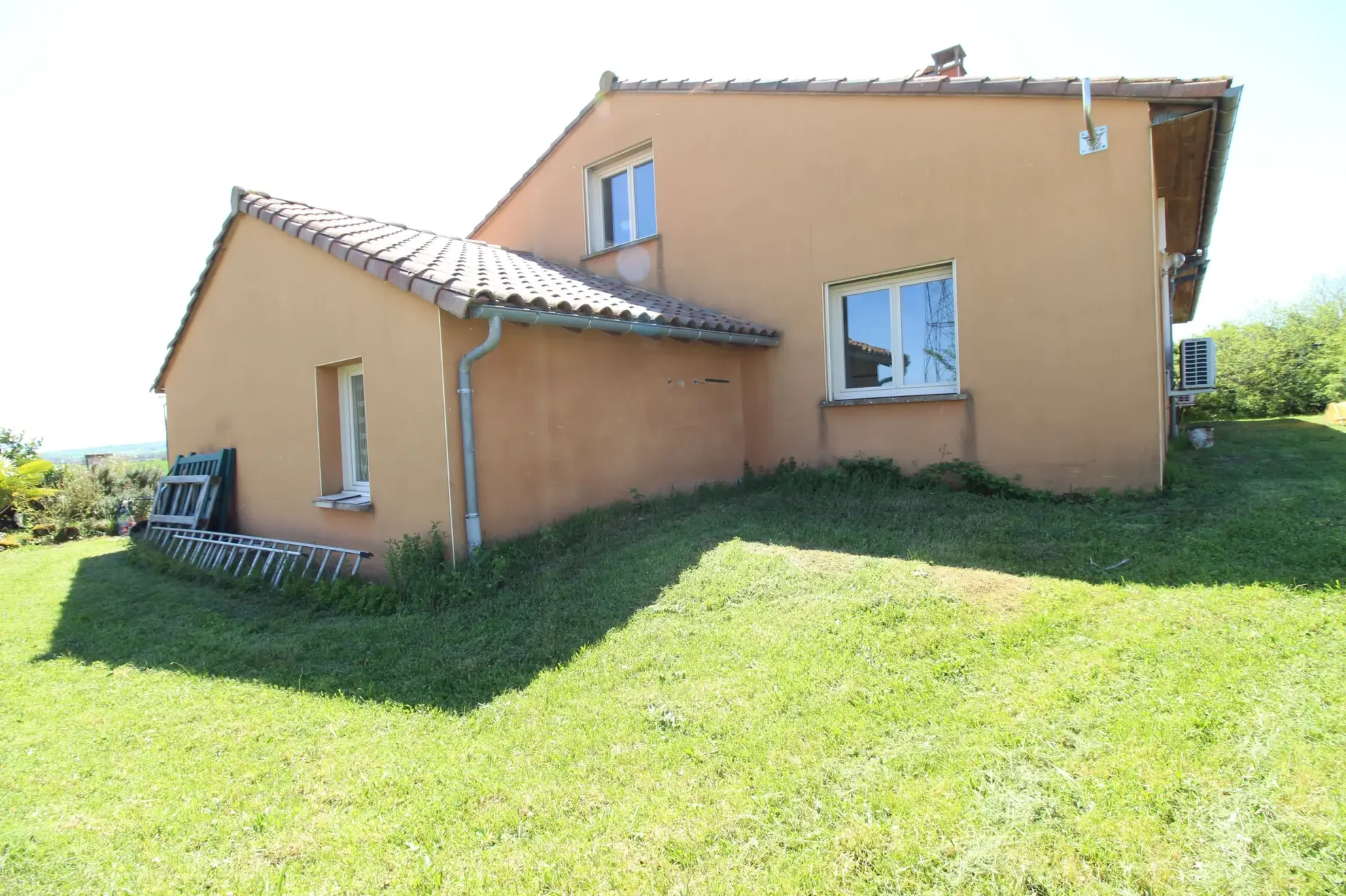 Maison familiale de 142 m² avec terrain à Saint-Victor, 4 chambres 