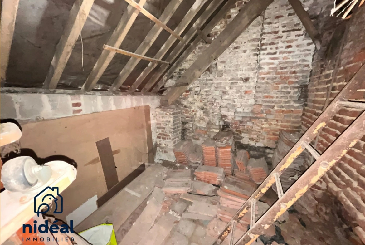 Maison Longère à Raismes avec grand potentiel et combles aménageables en vente 