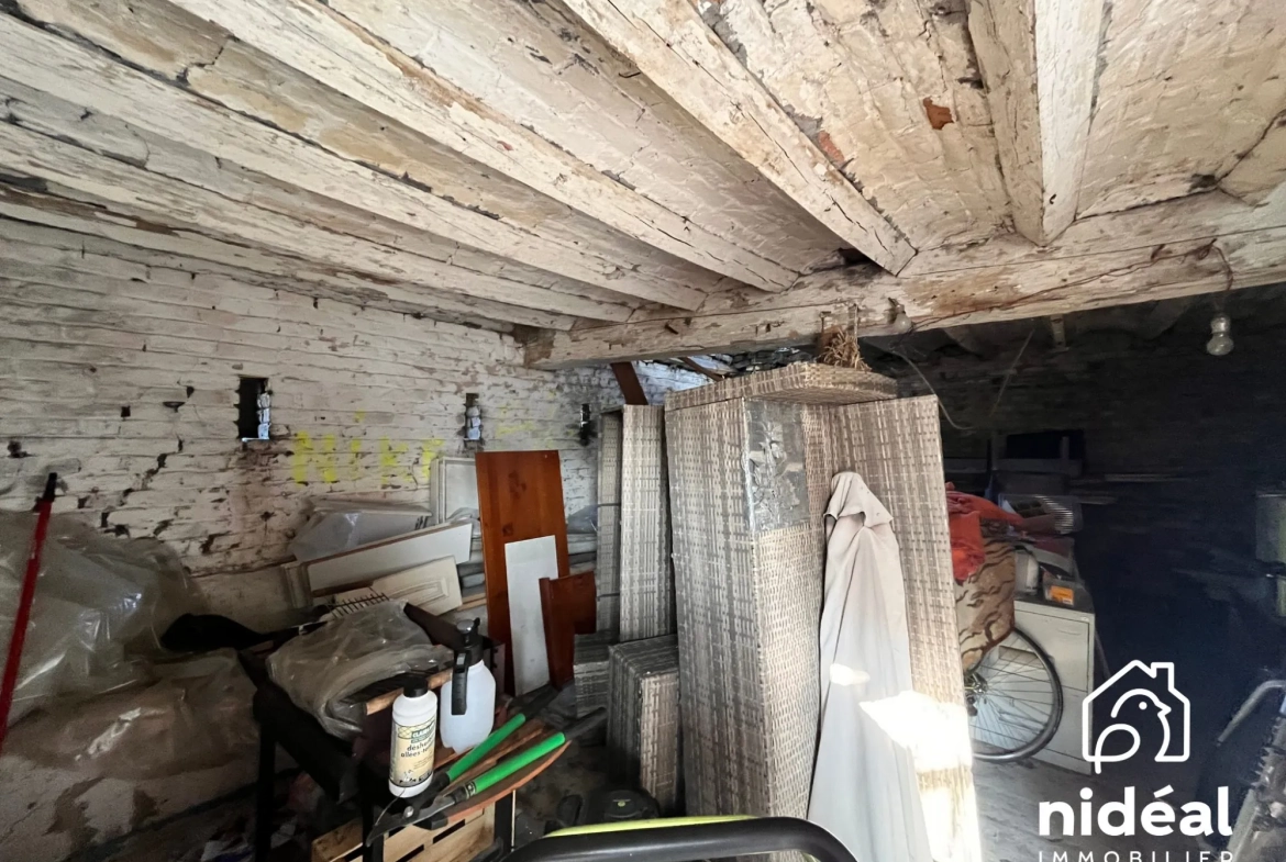 Maison Longère à Raismes avec grand potentiel et combles aménageables en vente 