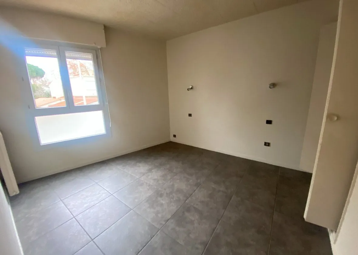 Vente appartement T3 lumineux avec cave et parking sécurisé à Perpignan 