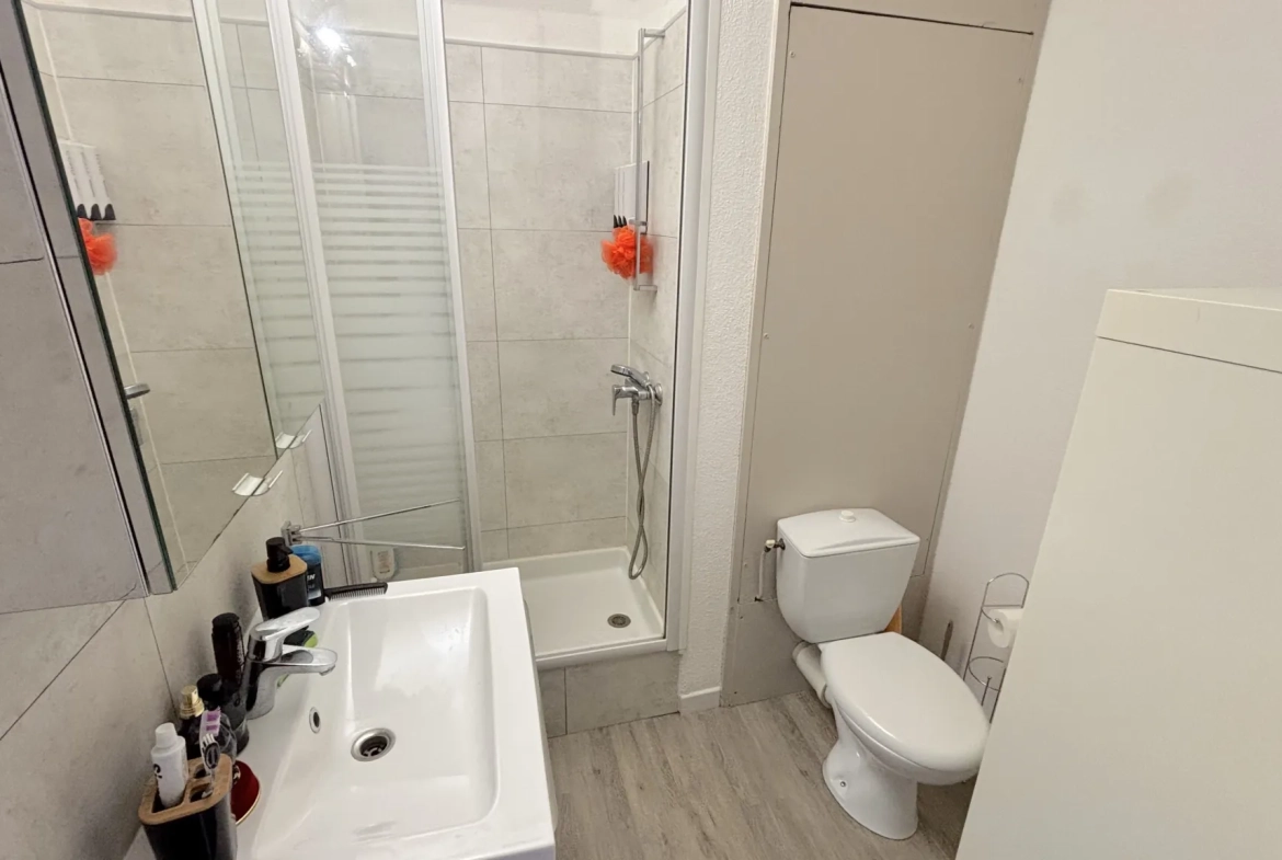 Studio cabine de 29 m² avec terrasse sud et parking privé à Carnon Plage 