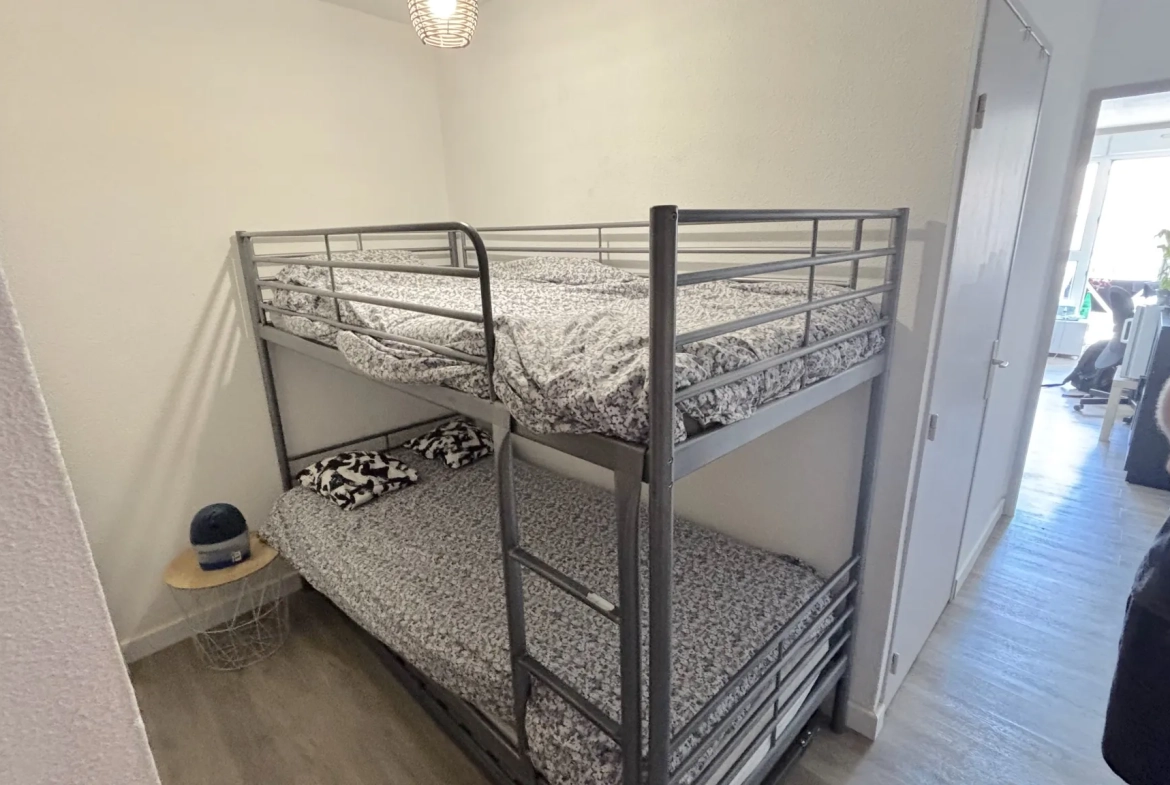 Studio cabine de 29 m² avec terrasse sud et parking privé à Carnon Plage 