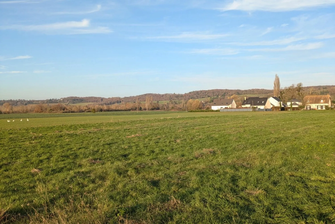 Terrain constructible de 4177 m² à Vaux-sur-Eure – Calme et divisible 