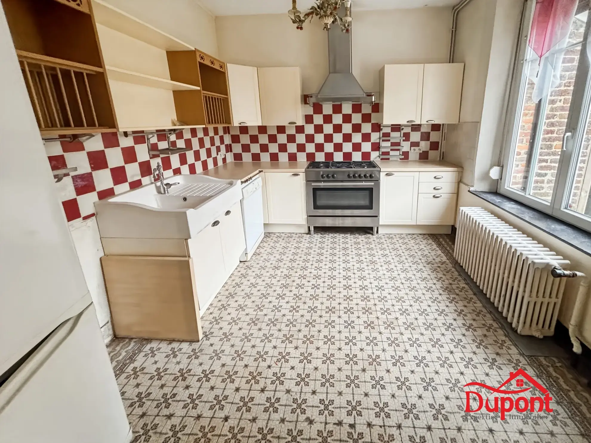 Charmante maison à Rocroi avec jardin, garage et potentiel d'extension 