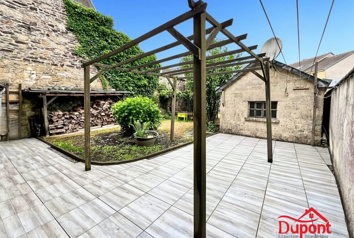 Charmante maison à Rocroi avec jardin, garage et potentiel d'extension 