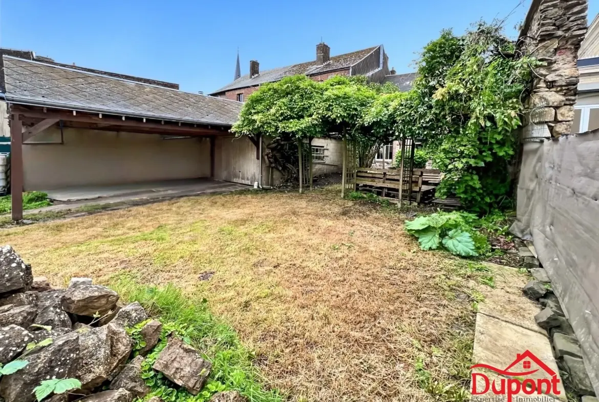 Charmante maison à Rocroi avec jardin, garage et potentiel d'extension 
