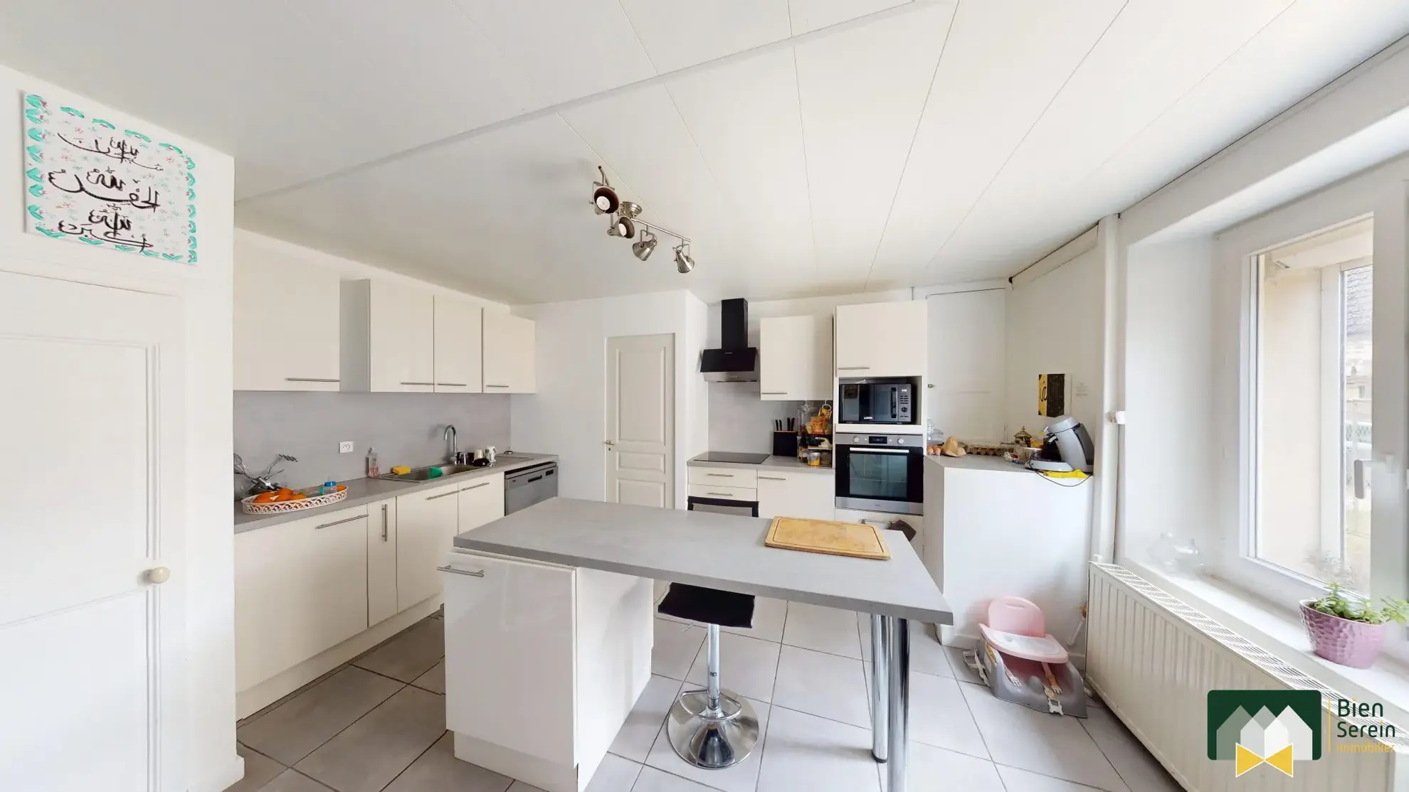 Cuisine Maison de ville à Houville-la-Branche de 117m² avec cour et dépendance 
