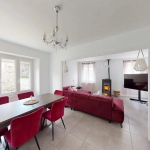 Salle à manger / salon Maison de ville à Houville-la-Branche de 117m² avec cour et dépendance