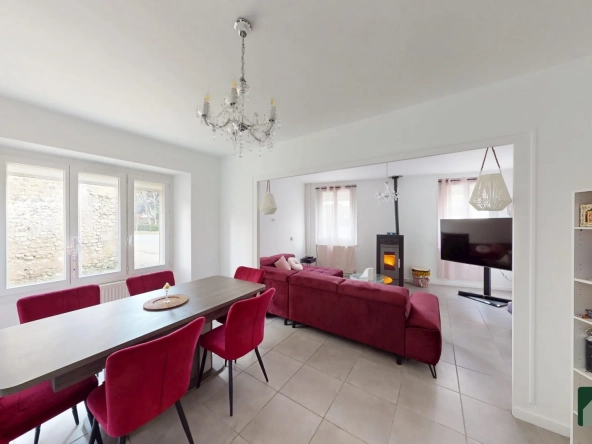 Salle à manger / salon Maison de ville à Houville-la-Branche de 117m² avec cour et dépendance