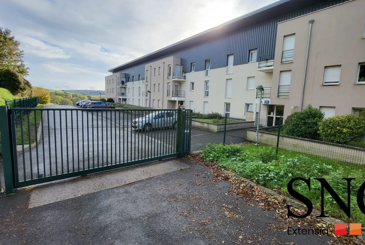 Appartement 2 pièces en rez-de-jardin à Les Andelys avec terrasse et locataire en place 