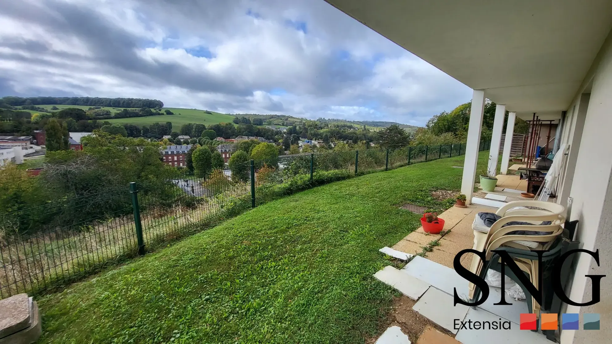 Appartement 2 pièces en rez-de-jardin à Les Andelys avec terrasse et locataire en place 