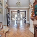 Appartement Haussmannien à Elbeuf avec parking et espace lumineux