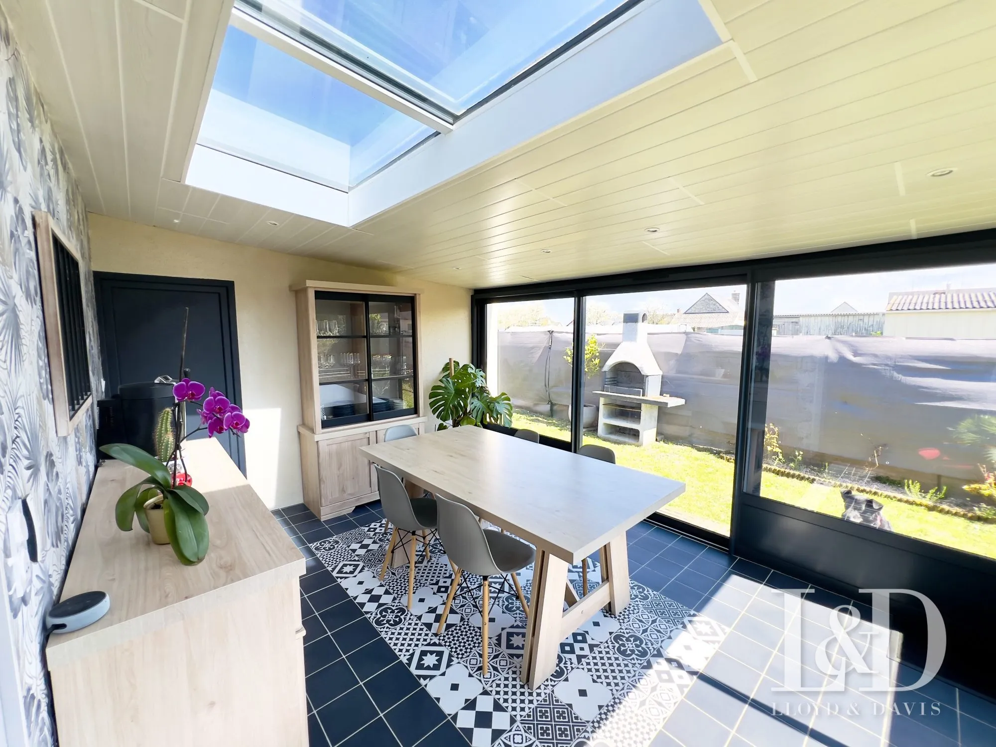 Maison rénovée lumineuse avec jardin à Saumur, proche commodités 