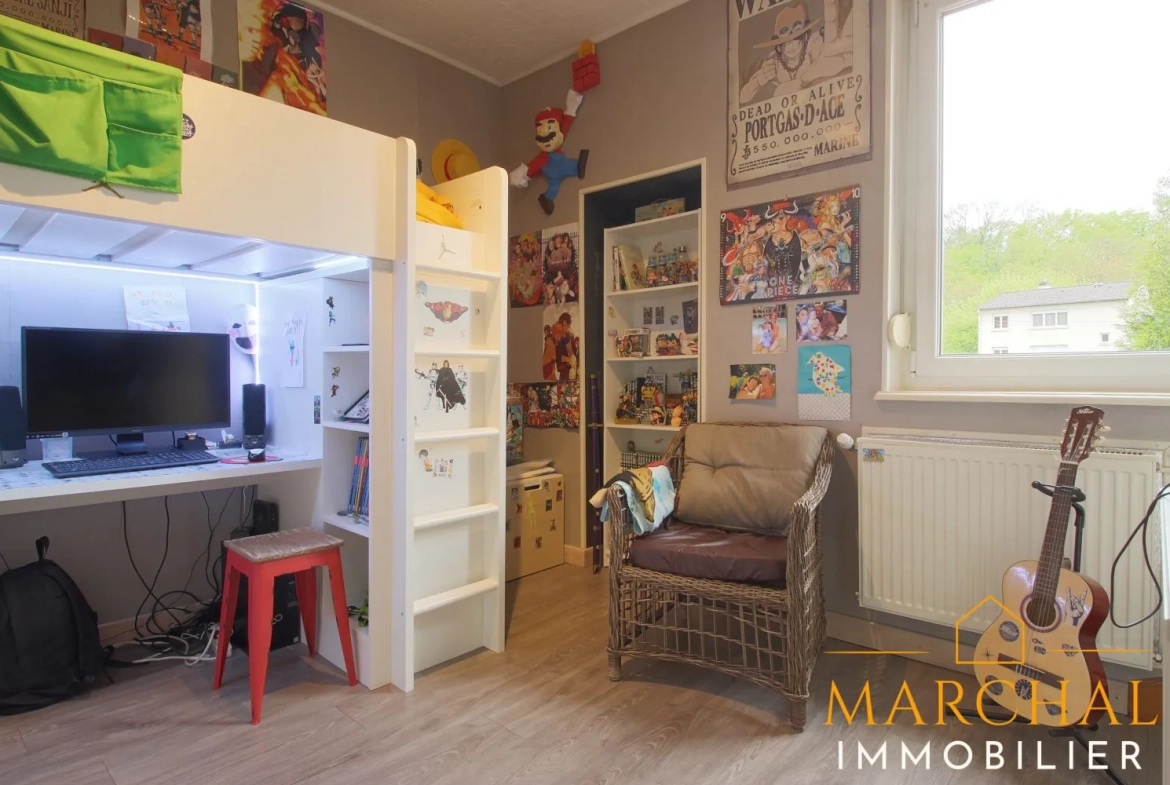 Maison spacieuse à Moutiers avec jardin clos, Véranda et possibilité d’aménagement au dernier étage 