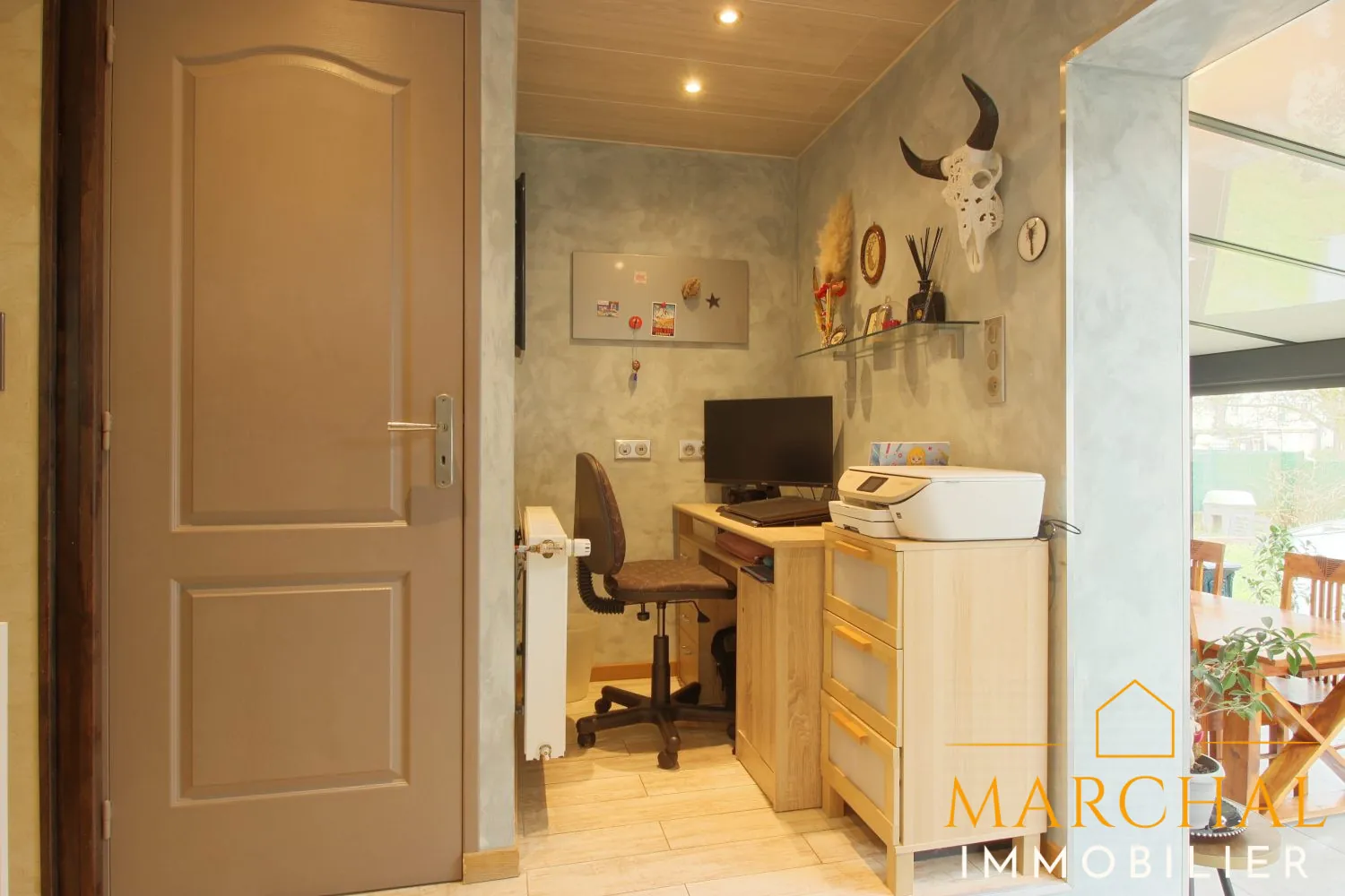Maison spacieuse à Moutiers avec jardin clos, Véranda et possibilité d’aménagement au dernier étage 