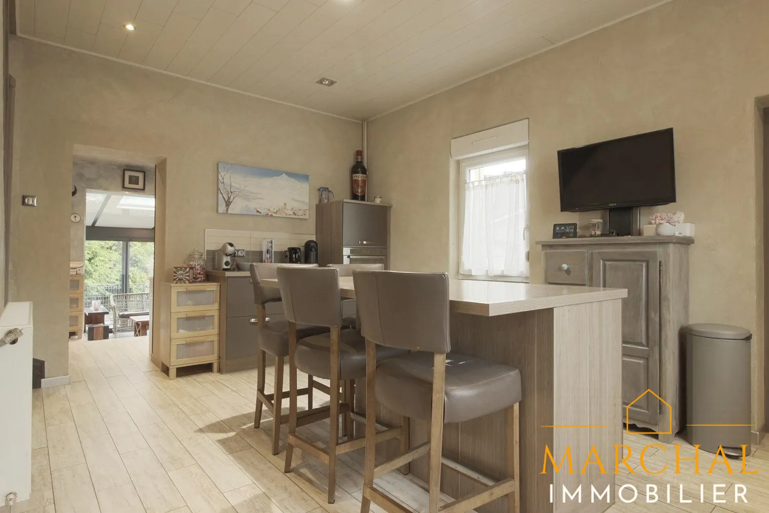 Maison spacieuse à Moutiers avec jardin clos, Véranda et possibilité d’aménagement au dernier étage 