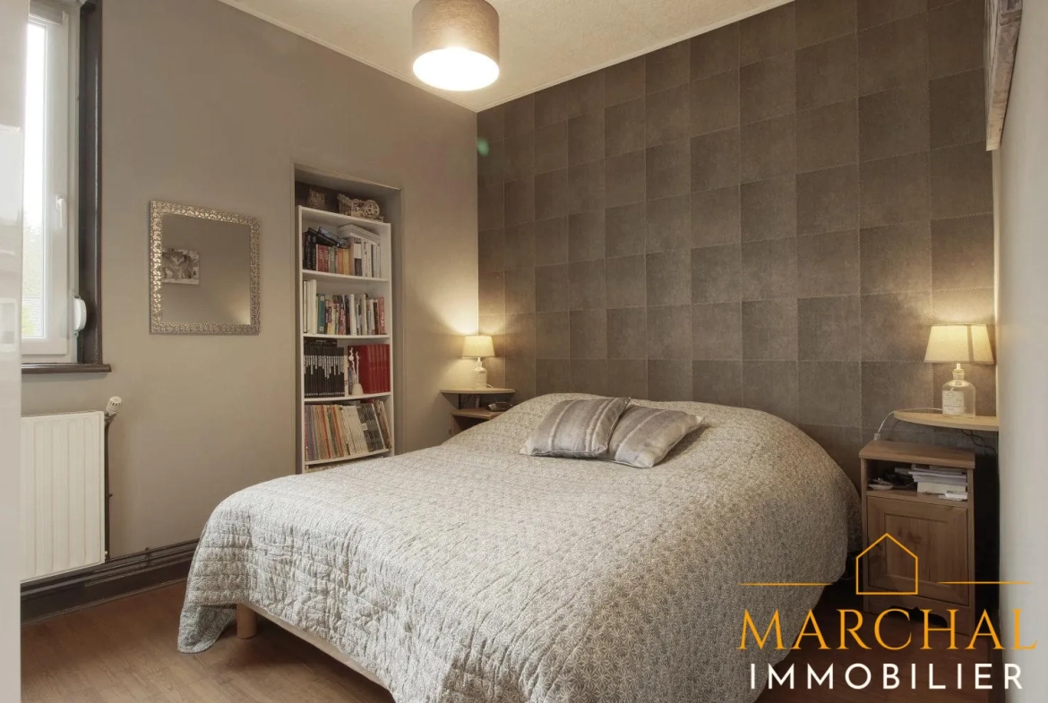 Maison spacieuse à Moutiers avec jardin clos, Véranda et possibilité d’aménagement au dernier étage 