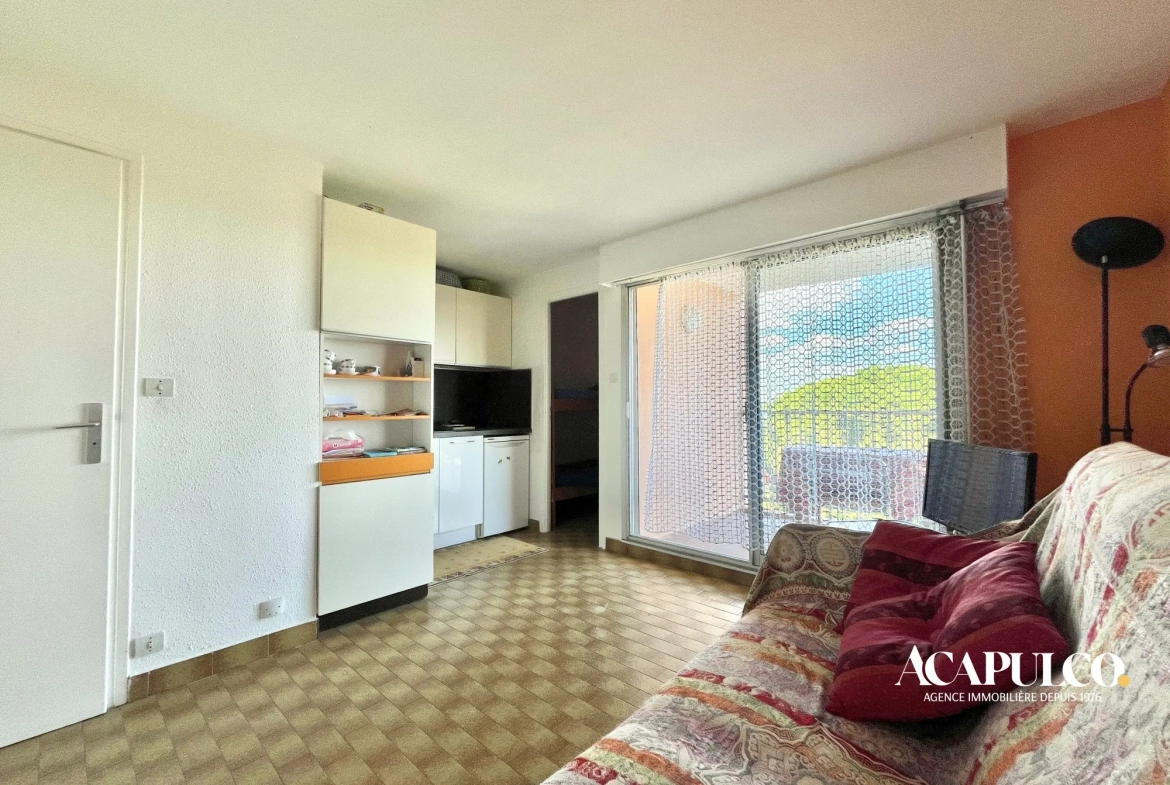 Studio cabine proche plage avec loggia et parking à Agde 