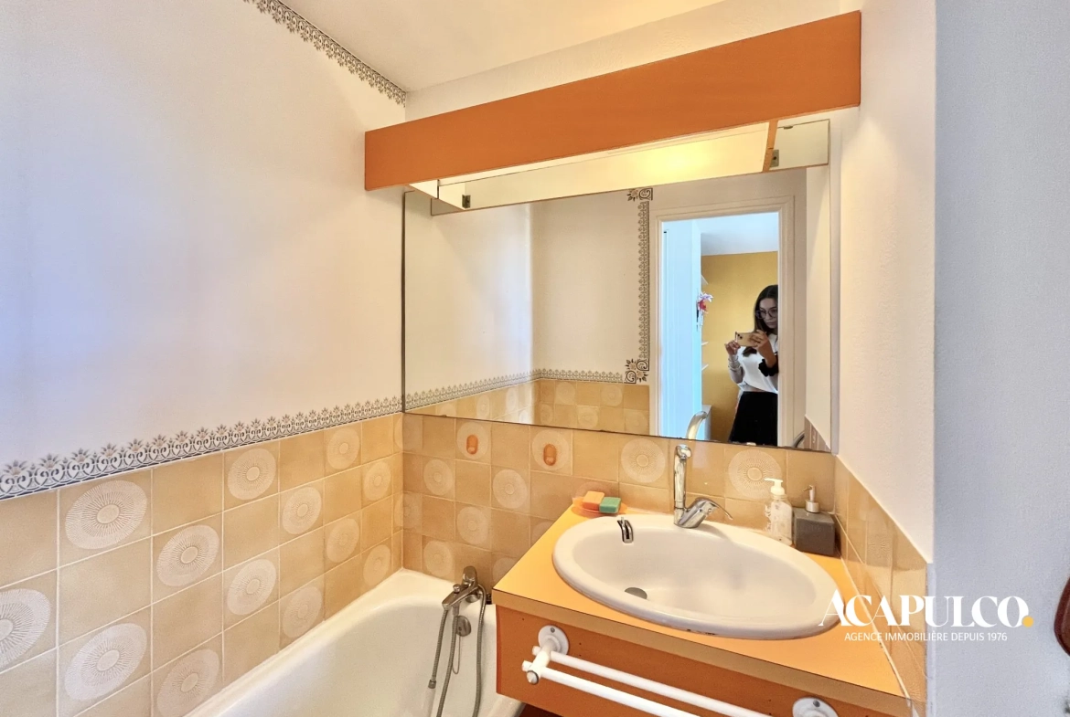 Studio cabine proche plage avec loggia et parking à Agde 