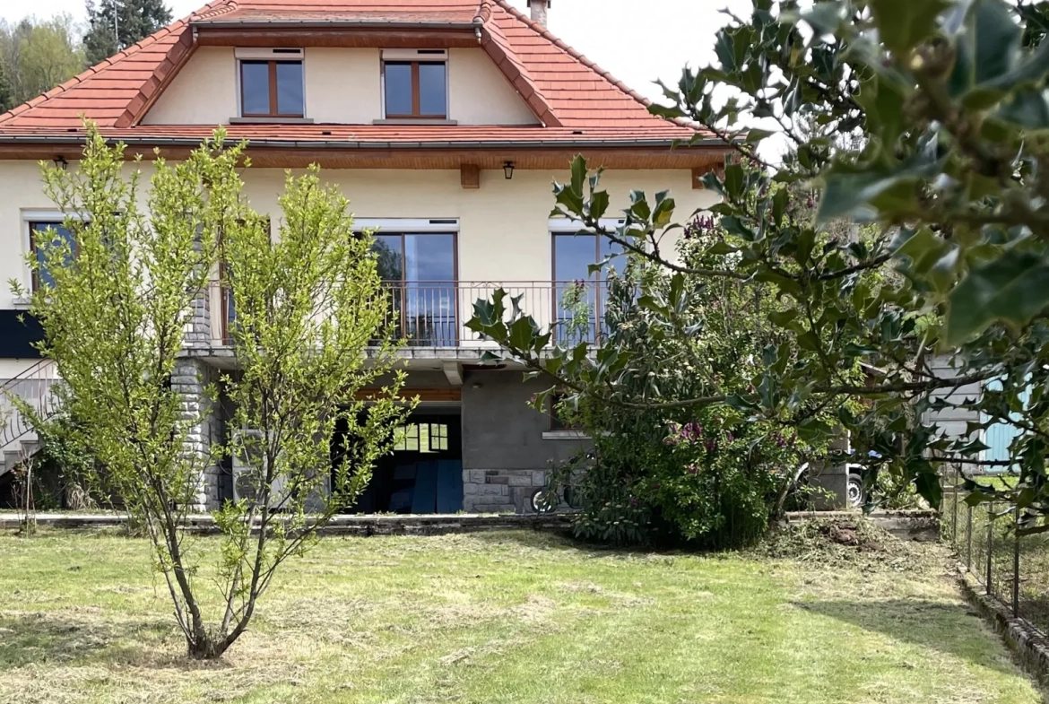 Villa lumineuse 106 m² avec terrain clos à La Monnerie-le-Montel, secteur calme 