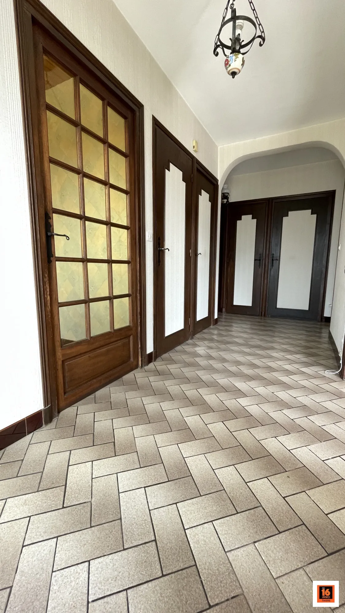 Villa lumineuse 106 m² avec terrain clos à La Monnerie-le-Montel, secteur calme 